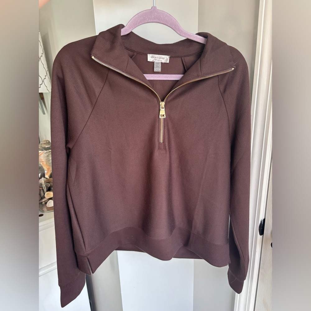 Cable & Gauge 3 Quarter zip top